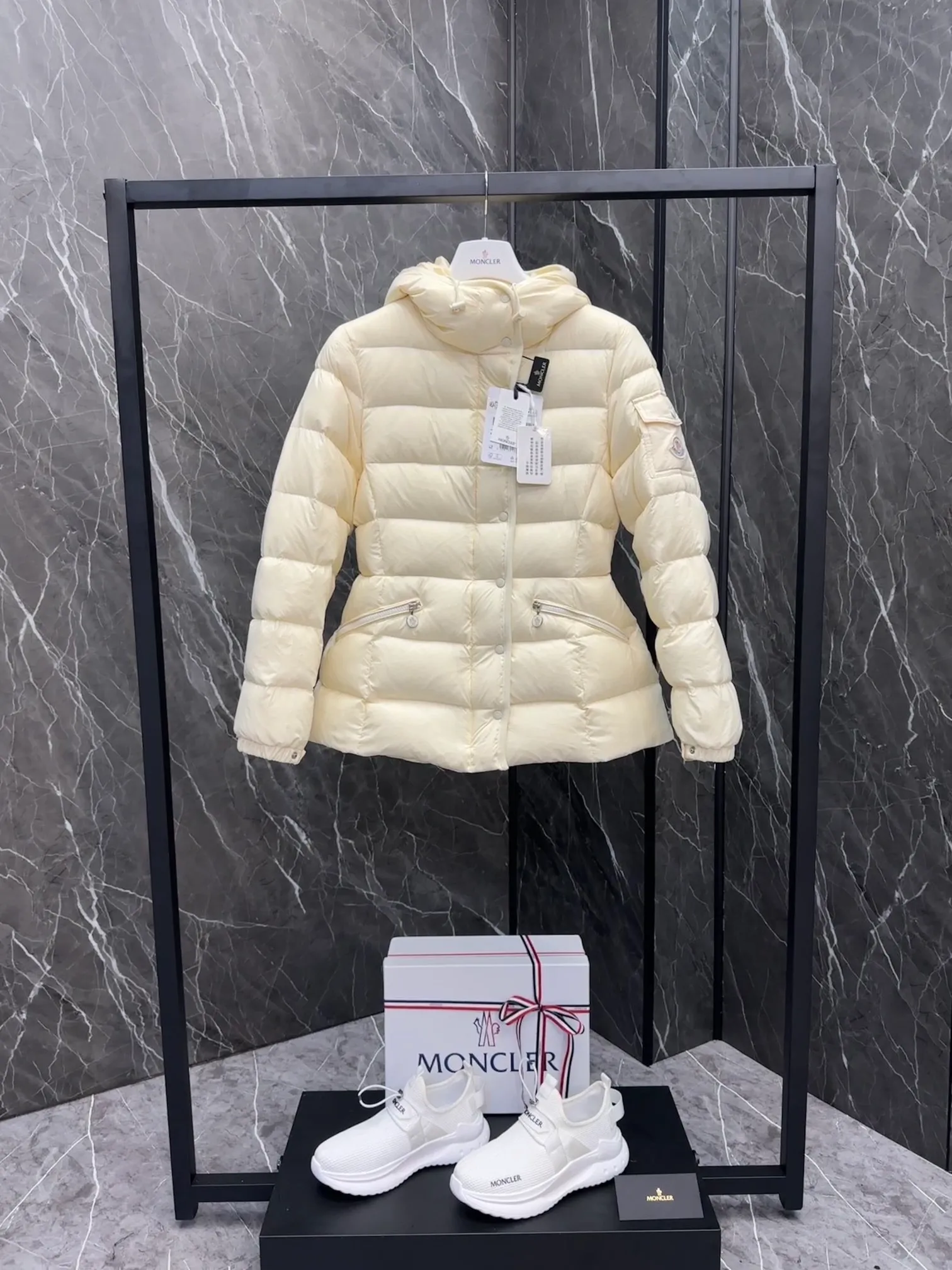 Hot Sale ⬆️Moner Barante Barante ， 70 。 Barante ， 70 。 ， A ， 。 。 • lon laqué •lon laqué • • • • • Size : 0-3. /Light Pink/Black.